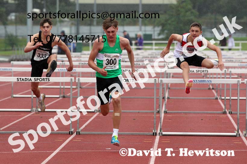 Mens and Boys hurdles, 2021 North Eastern Track and Field Champs., Middesbrough. Photo: David T. Hewitson/Sports for All Pics